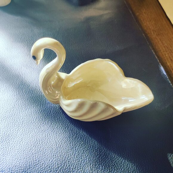 Lenox Swan, Open Backed Trinket & Soap Dish, Highly Polished Vintage Beautiful - Picture 1 of 5